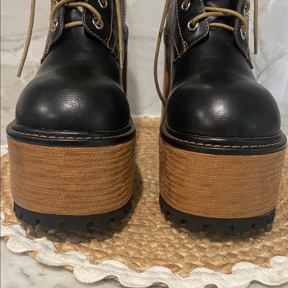 NWOT Dolls kill Current Mood Live Today Ankle Boots - Picture 7 of 7